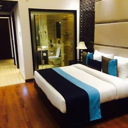 Hotel Delite Grand Faridabad Dış mekan fotoğraf