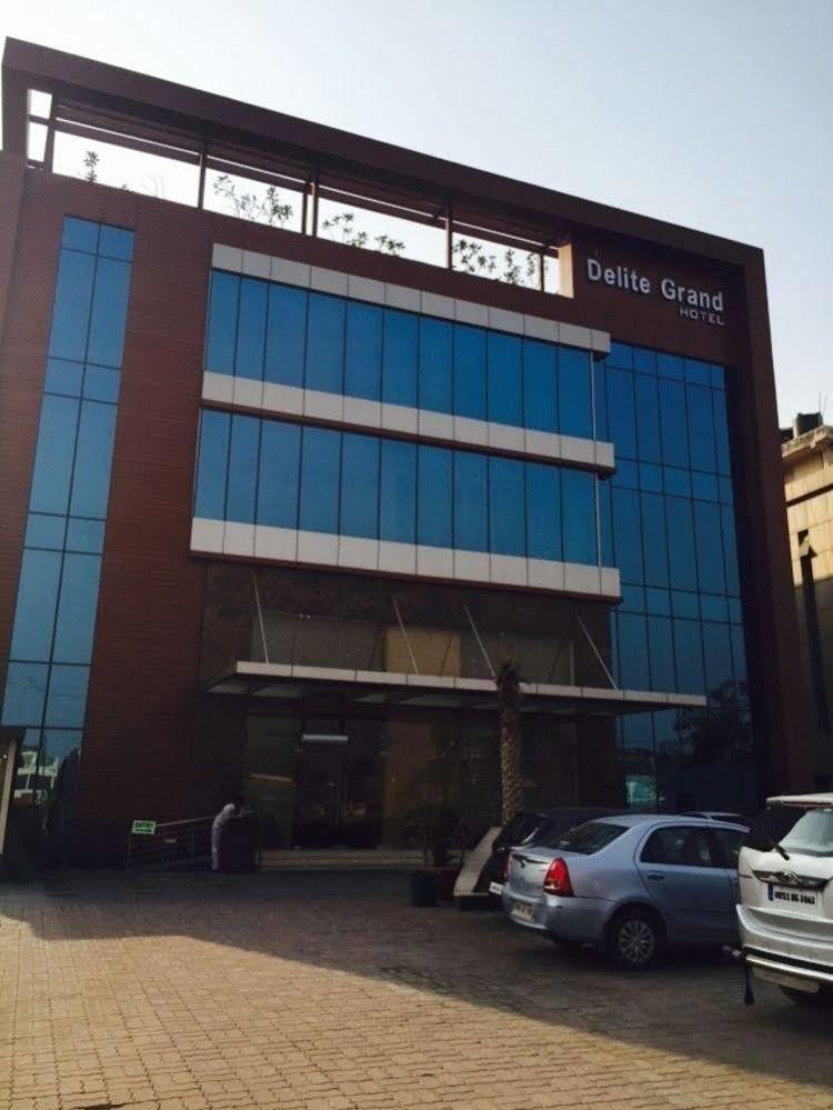 Hotel Delite Grand Faridabad Dış mekan fotoğraf