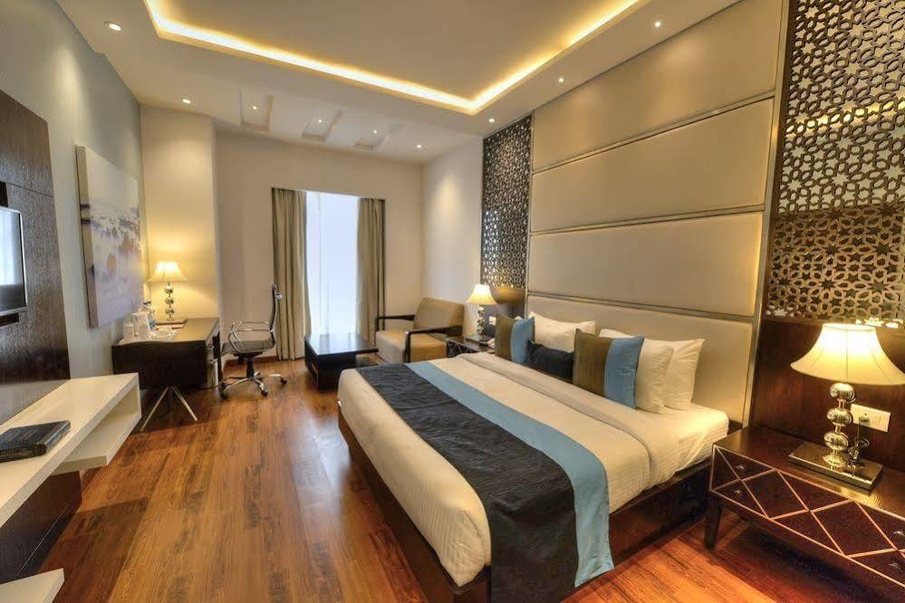 Hotel Delite Grand Faridabad Dış mekan fotoğraf