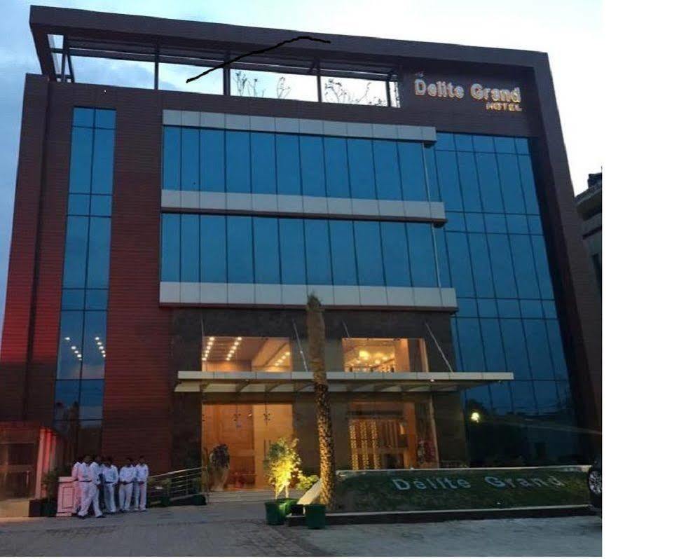Hotel Delite Grand Faridabad Dış mekan fotoğraf