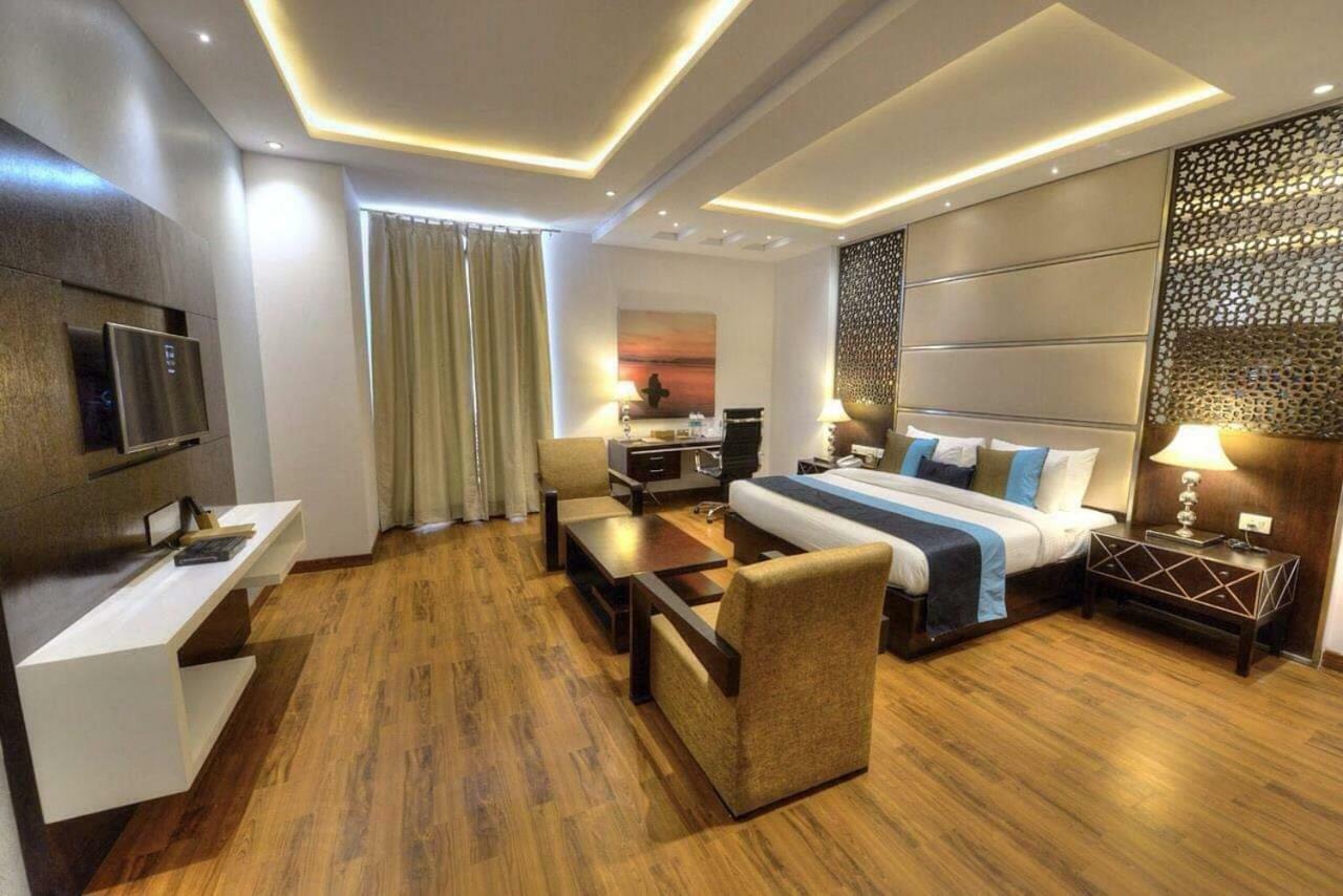 Hotel Delite Grand Faridabad Dış mekan fotoğraf